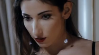 Her Türlü İlişkiye Giren Eskort Erotik Film izle